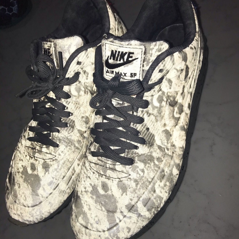 Air Max Moon Landing